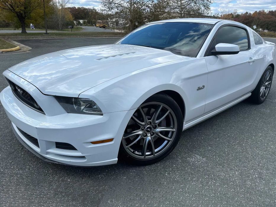 Ford Mustang GT      2014