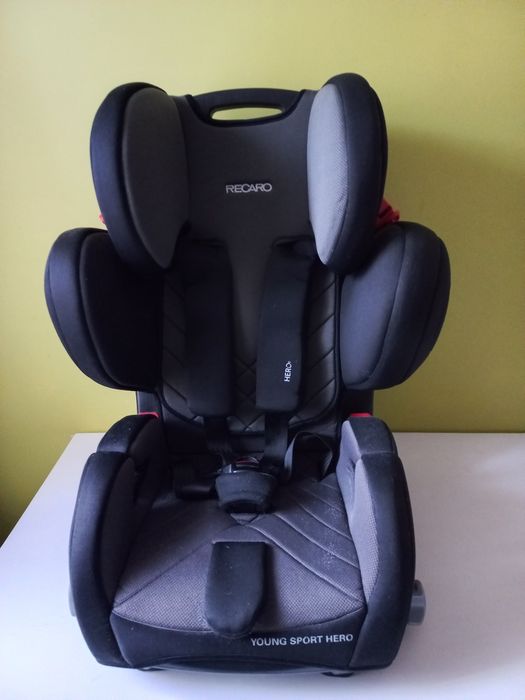 Fotelik samochodowy rehabilitacyjny Recaro Young Sport Hero 9-36 kg
