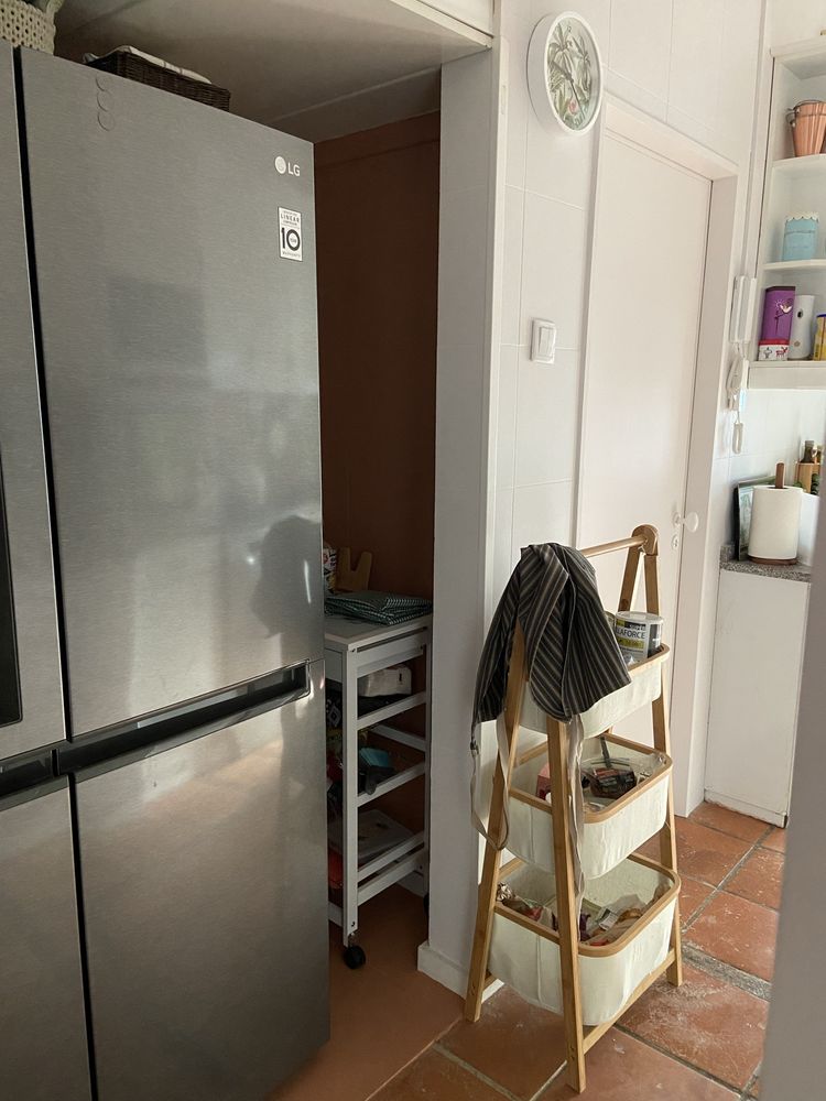 Arrenda quarto individual com casa de banho privativa