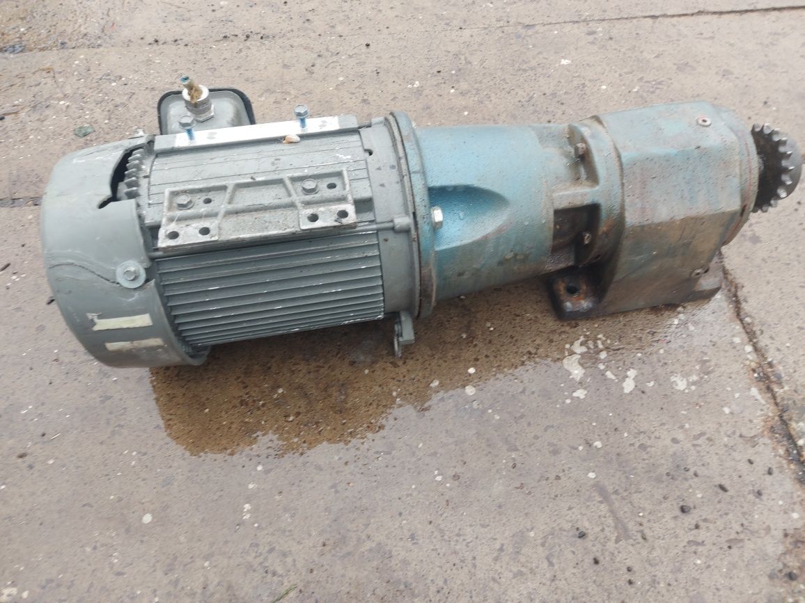 Sprzedam motoreduktor 56 obr 3.5kw