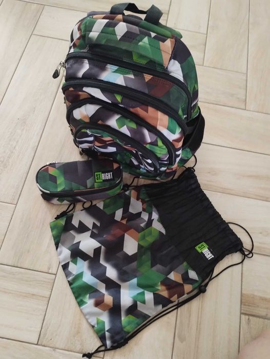 Plecak marki ST. RIGHT,  zielone klocki 3D