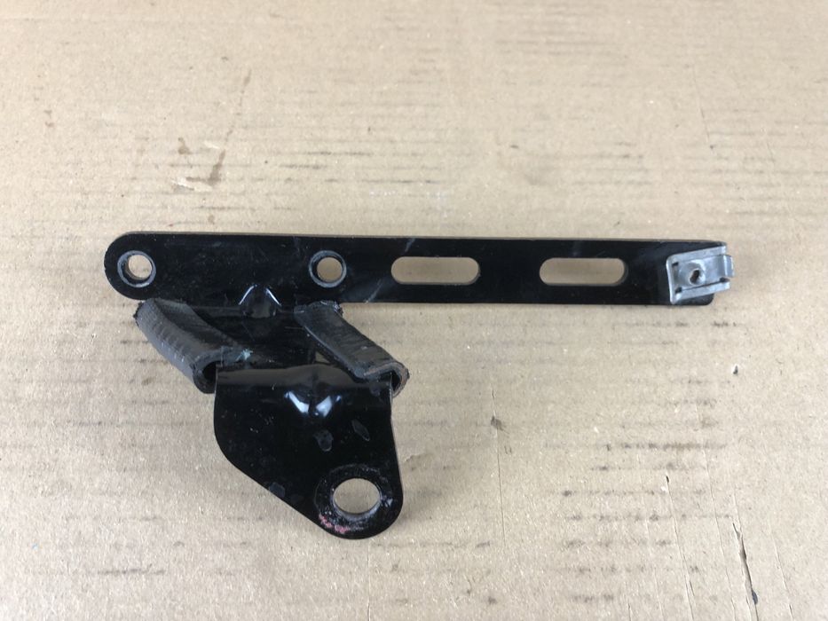 Aprilia Tuono 125 Uchwyty Mocowania Silnika Mocowanie Prawe Lewe