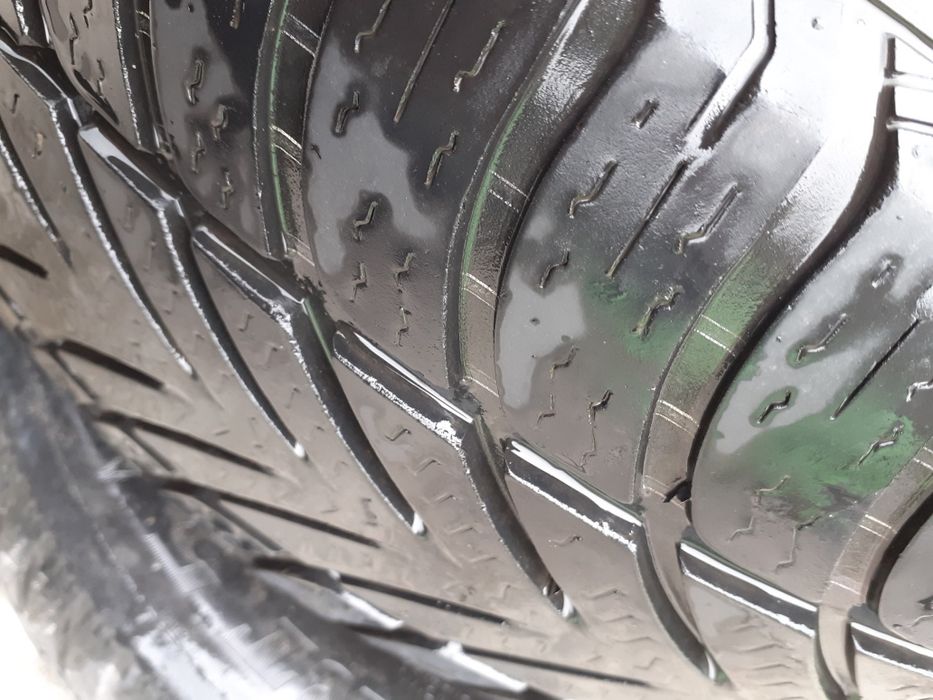 Шина 225 / 60 R 16