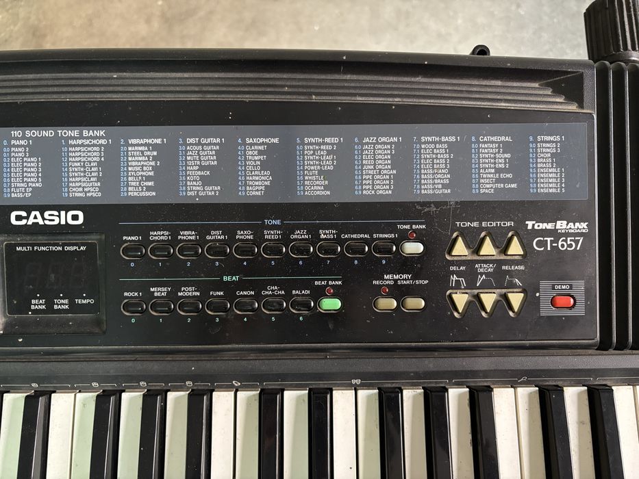 Piano CASIO CT-657 + suporte