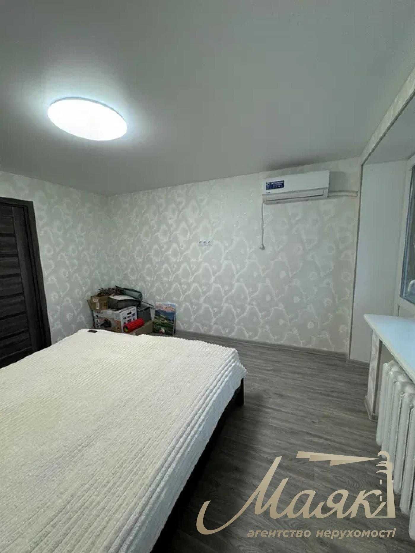 продам 2-к.кв.4/12,вул.Зап.Казачества,зуп.ПОШТА,Поліклінника