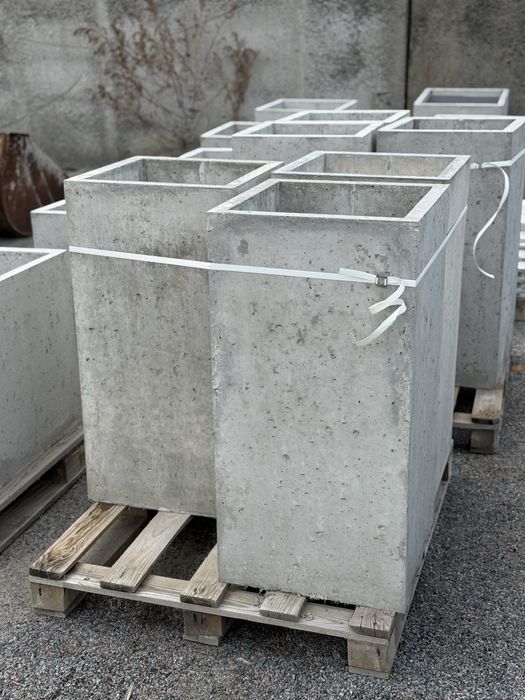 Бетонні підвазонники (кашпо)