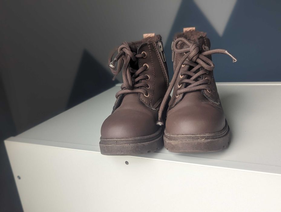 Buty chłopięce trapery 27 jesień zima brązowe ocieplane prawie nowe