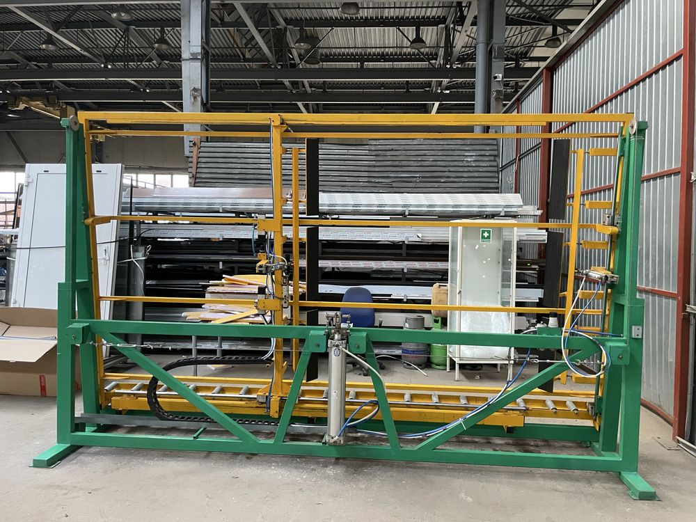 Prasa do kontroli szklenia PilkingtonTYP 180.BM.120 ROK 2009