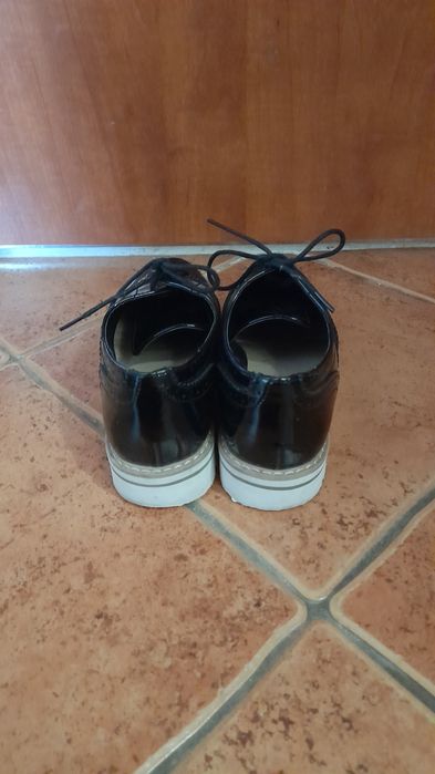 Oksfordki,półbuty,lakierki 39 Anna Field