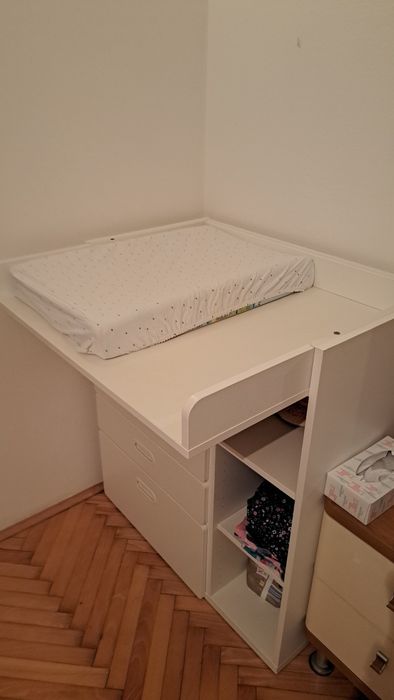 Komoda biała Ikea z przewijakiem stan bardzo dobry