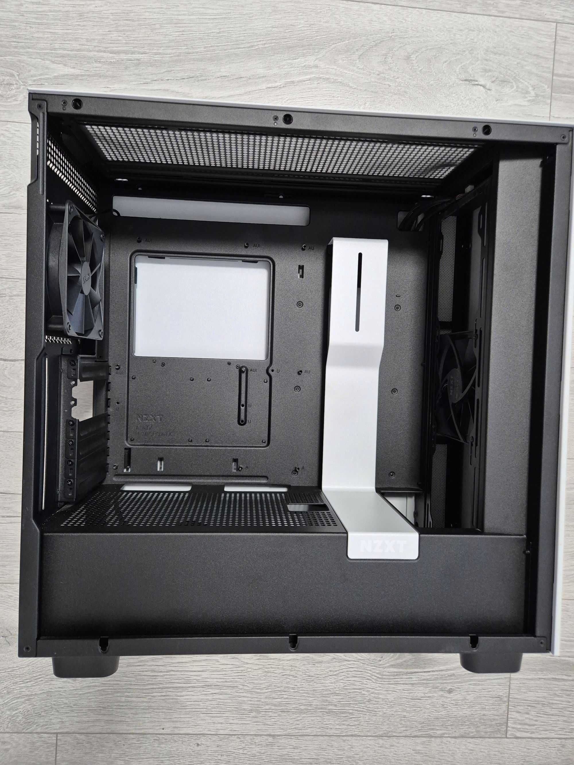E-ATX\ATX корпус NZXT H7 v1 2022 Base Edition Black and White. TradeIN
