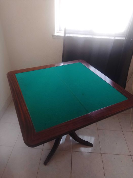 Mesa de jogo antiga
