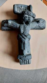 Crucifixo em barro preto