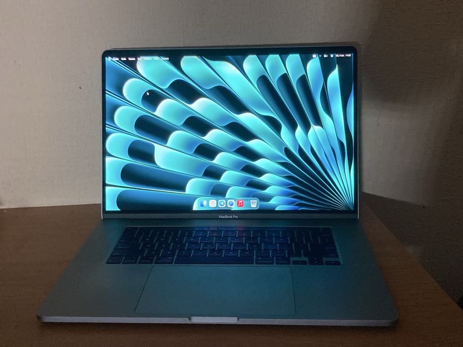MacBook Pro 16" 2019 i7, 16/512, 5300M