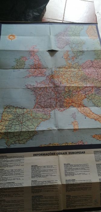 Livro guia de viagens com mapas de 2001