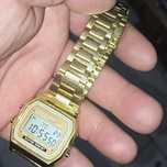 Relógio digital metal dourado a prova de Água