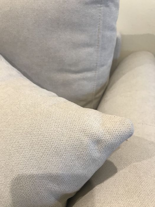 Sofá marca JOM NOVO!!