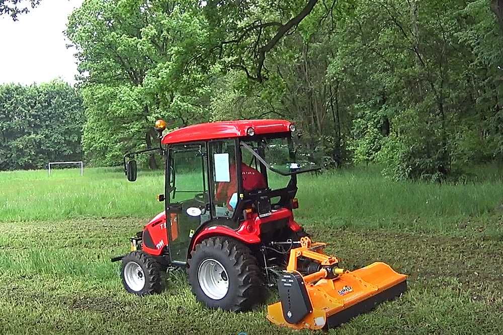 Wypożyczalnia wynajem ciągnik  kosiarka trawy koszenie przyczepa rębak