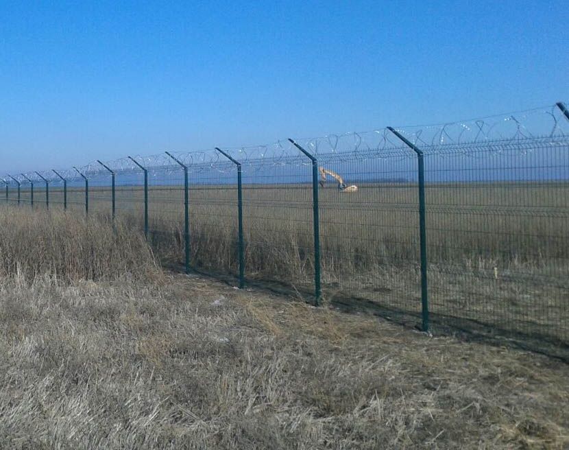 Забор из сетки - сварная сетка для забора в полимере