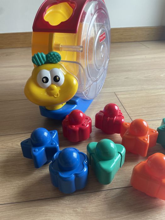 Brinquedos Fisher-Price: argolas e lagarta