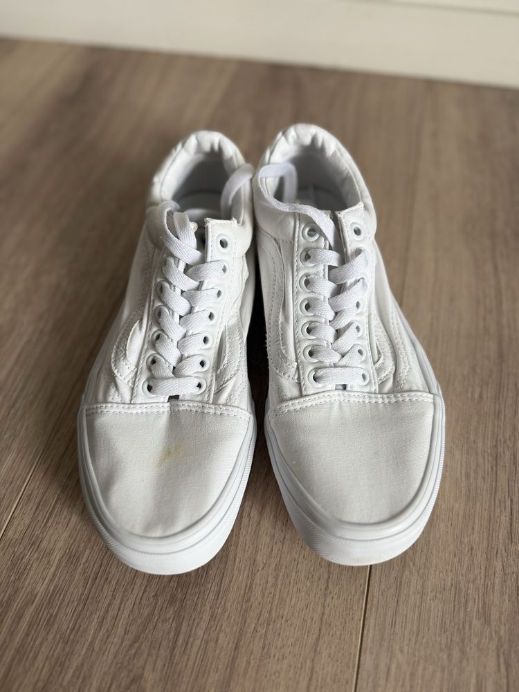 Кеди оригінальні білі Vans 39р