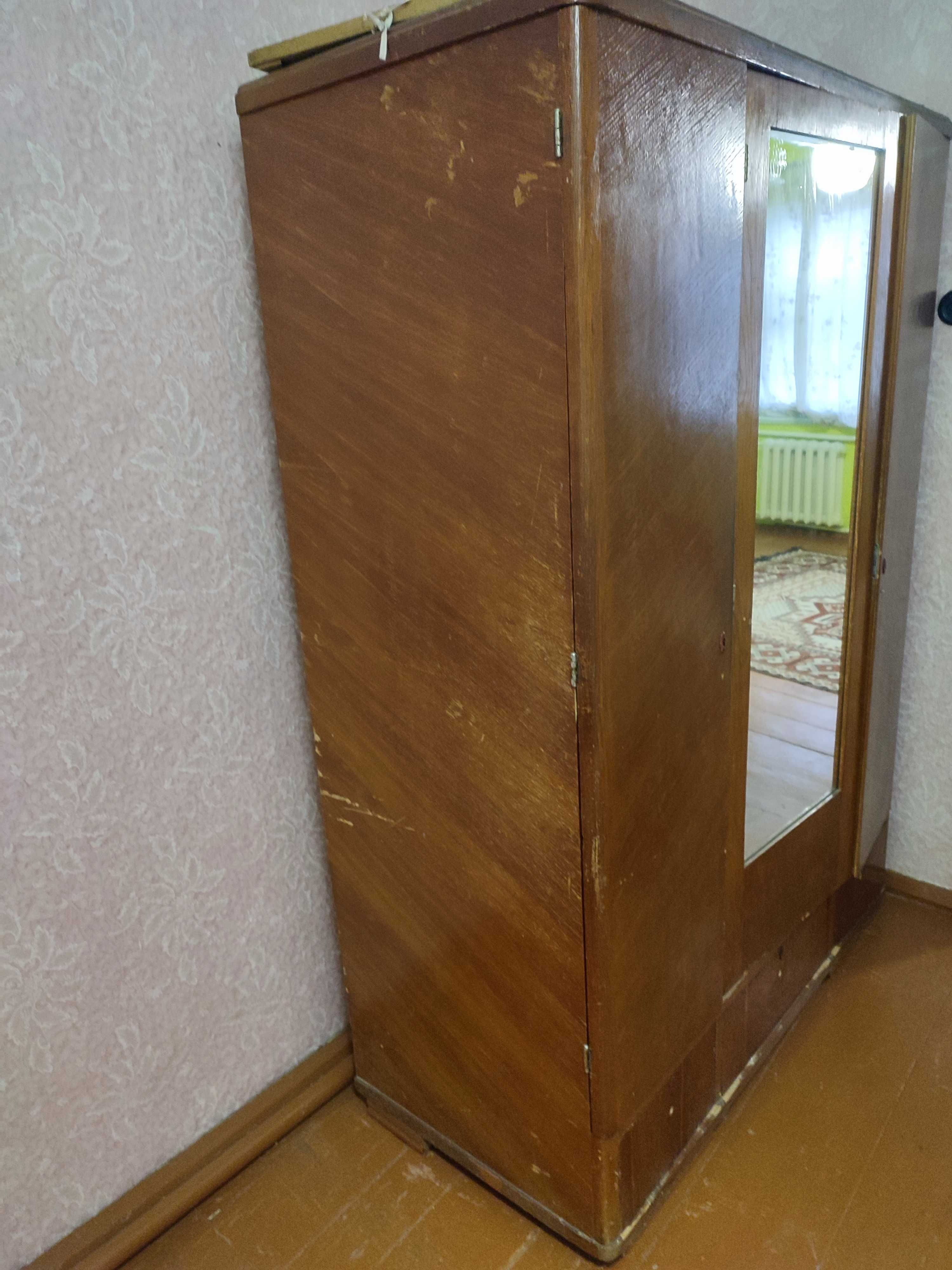 Дерев"яна   шафа