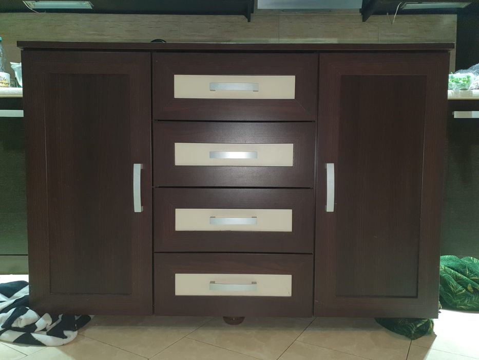 Komoda brązowo-beżowa