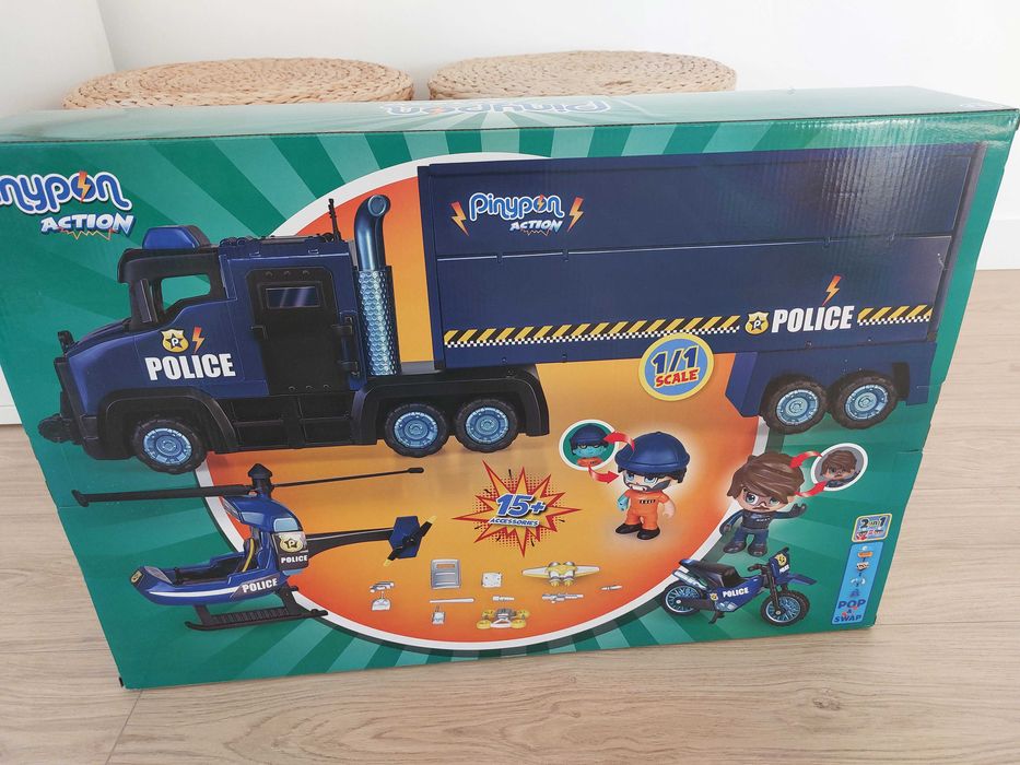 Vendo pinypon polícia