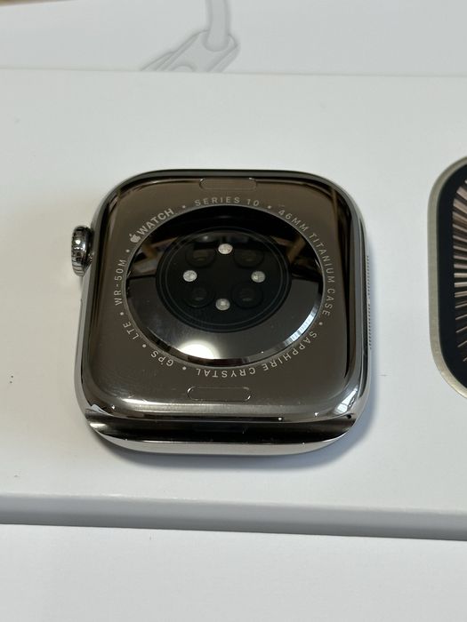 Новий Apple Watch Series 10 46 mm Natural Titanium