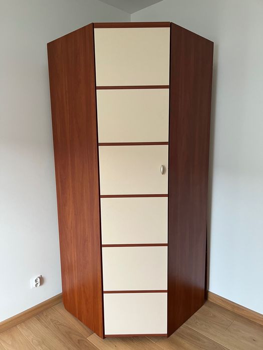 Sprzedam Meble VOX 1 szafa narożna, 2 szafy wąskie