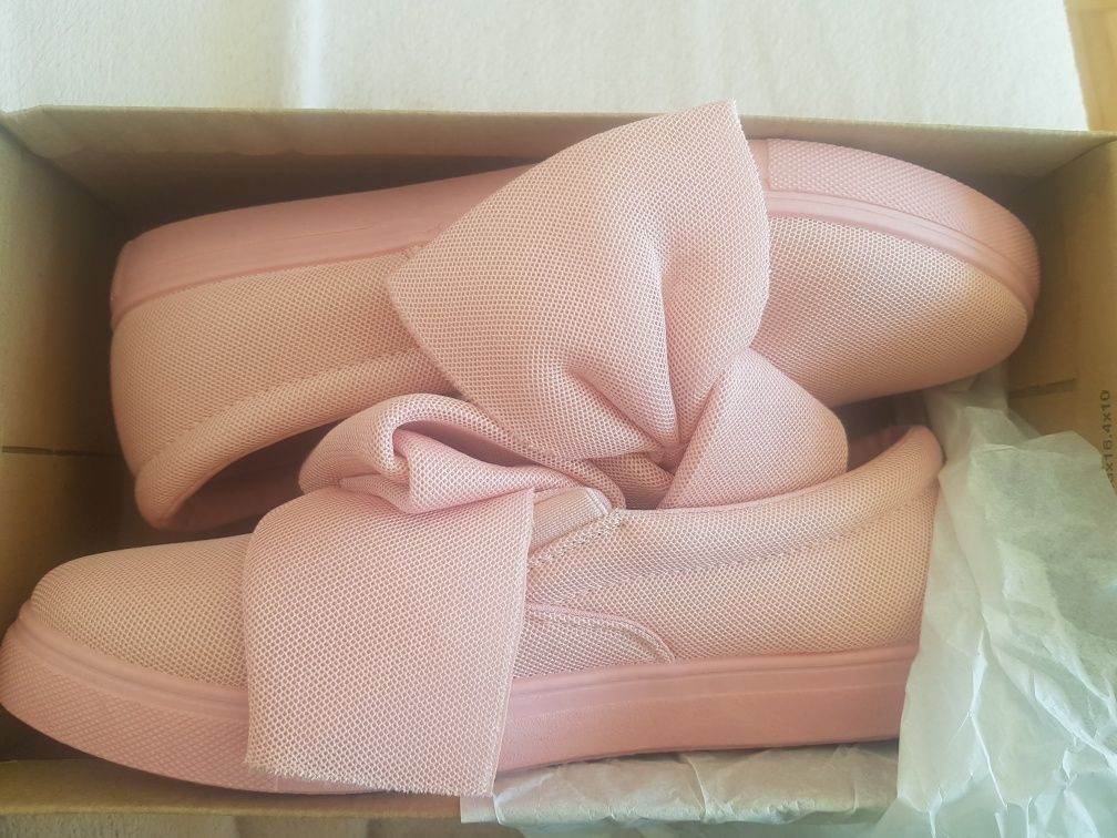 Buty NOWE kokarda