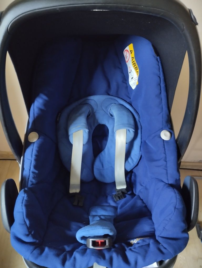 Maxi-Cosi Pebble 0-18kg +  baza FamilyFix 3