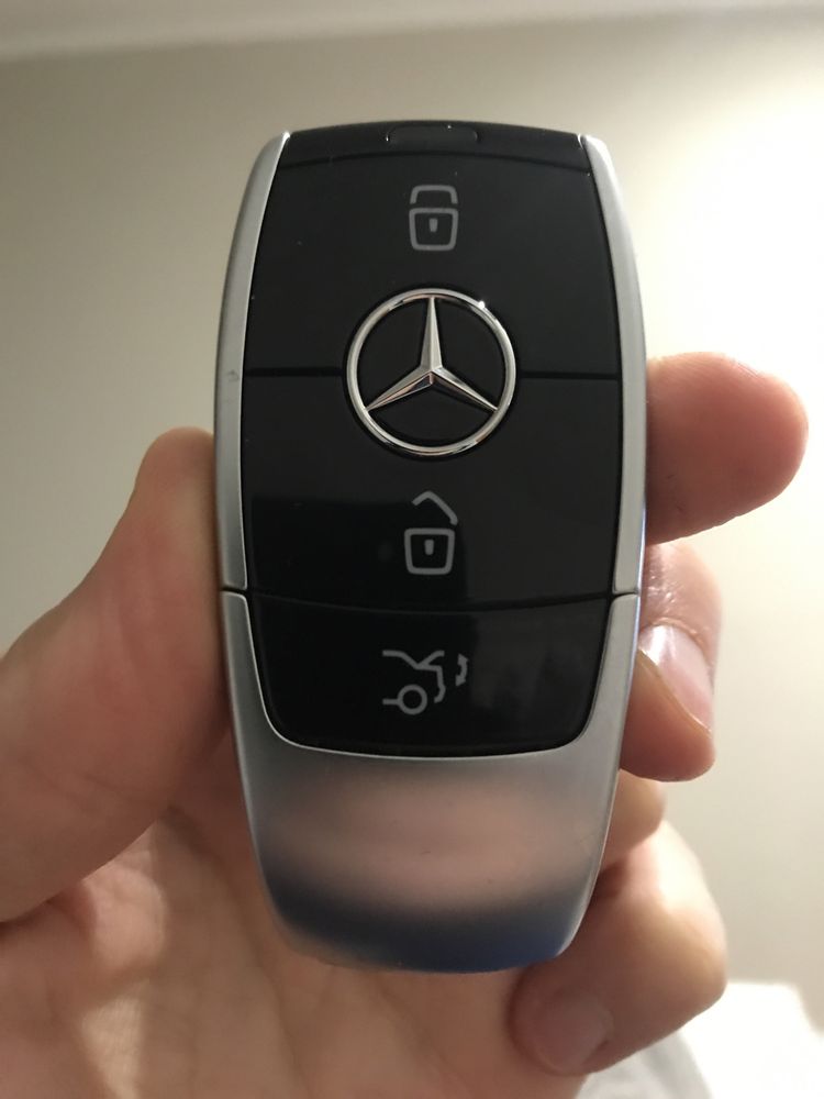 Оригінальний ключ Mercedes Benz