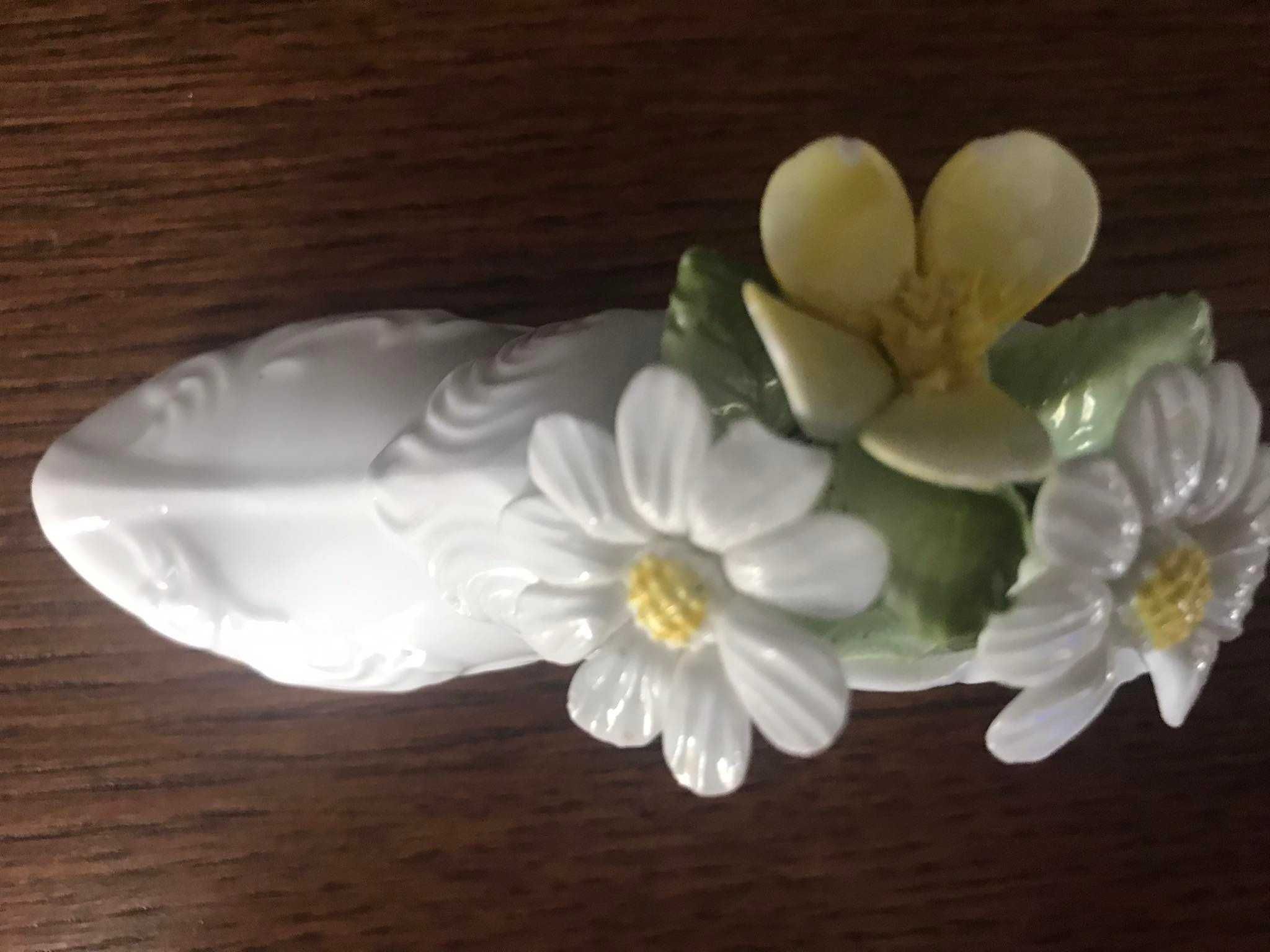 Porcelanowy bucik kwiatki Royal Doulton