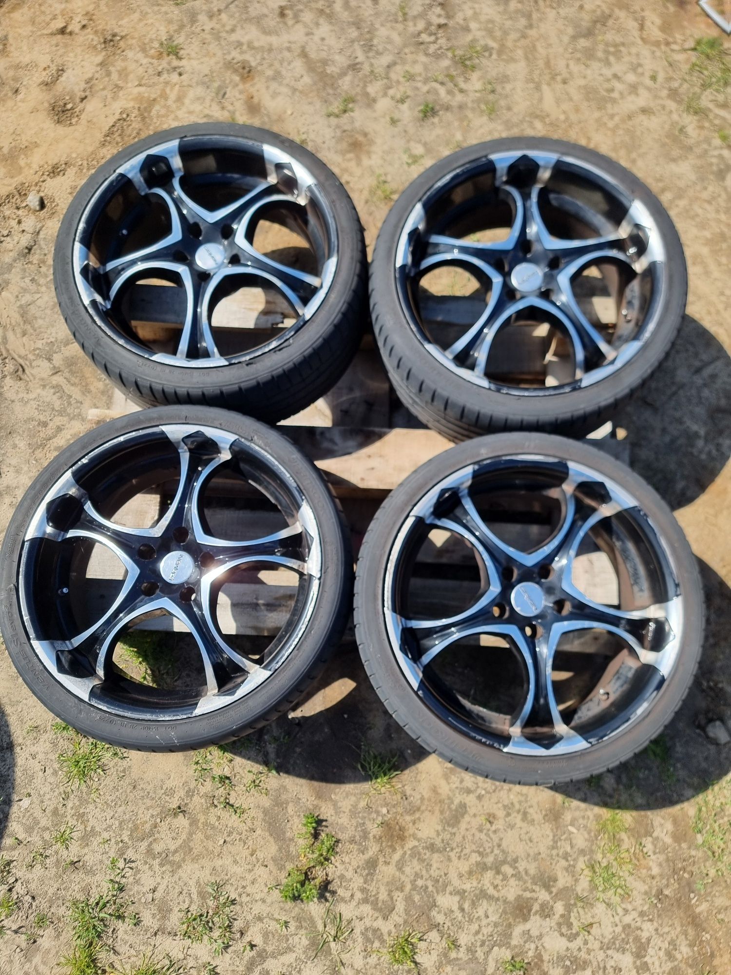 4x Felgi aluminiowe 5x114.3 z oponami letnimi 235 35 r19 Hankook
