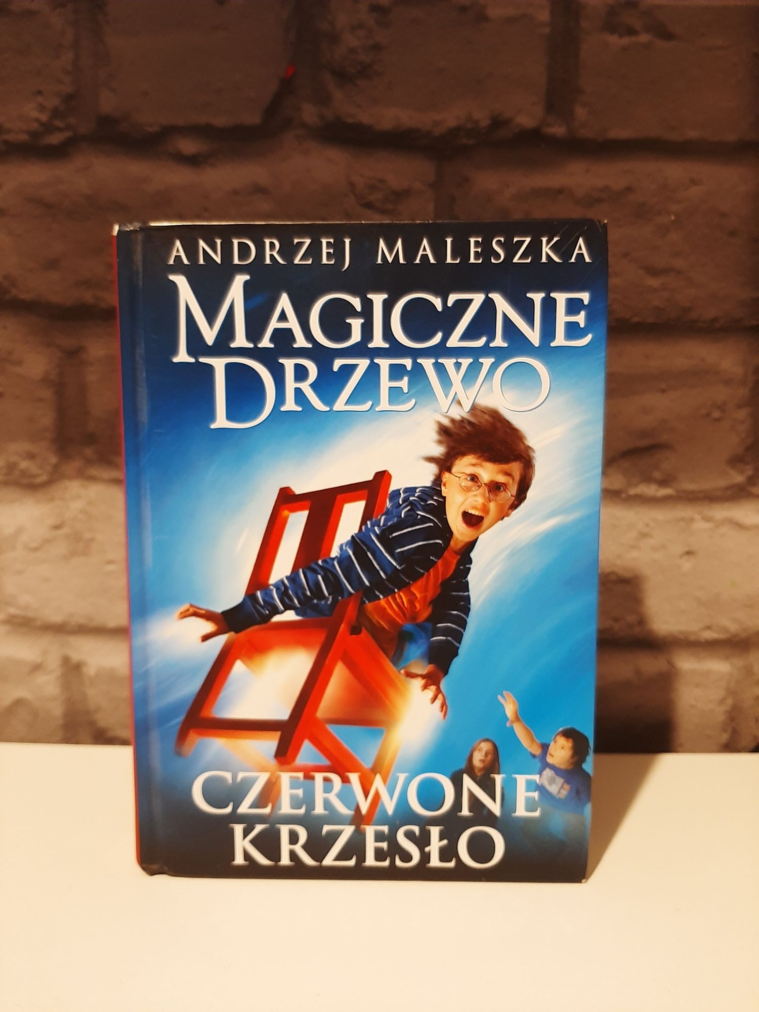 Książka Magiczne Drzewo Czerwone Krzesło