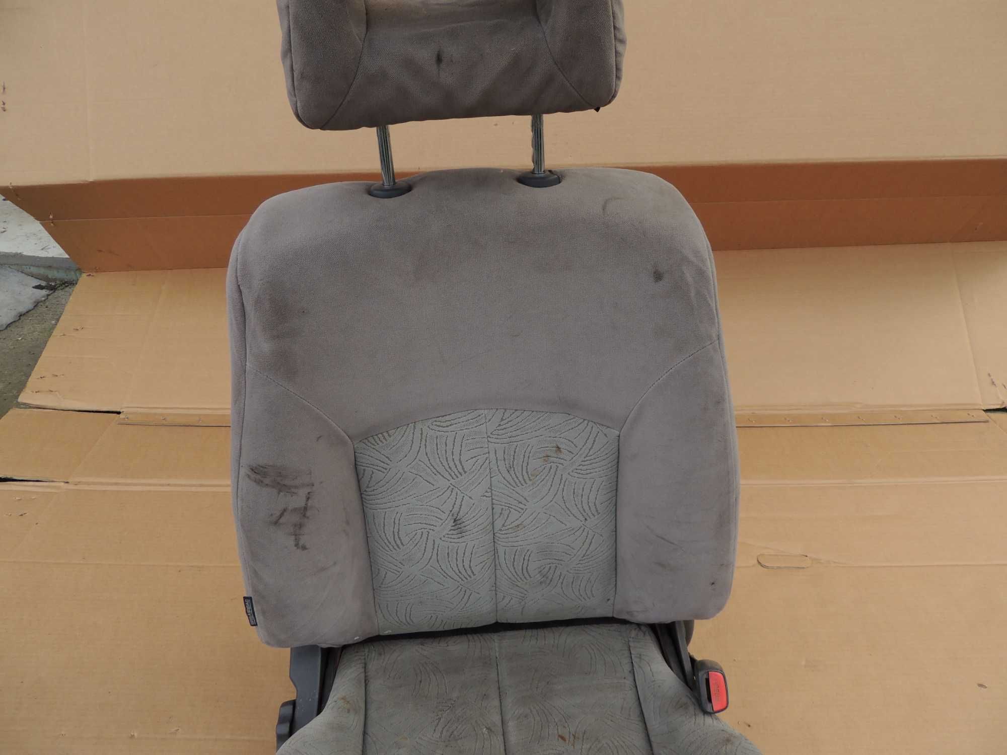 Fotel siedzenie prawe pasażera Nissan Almera N16 00,01,02,03,04-06 5D