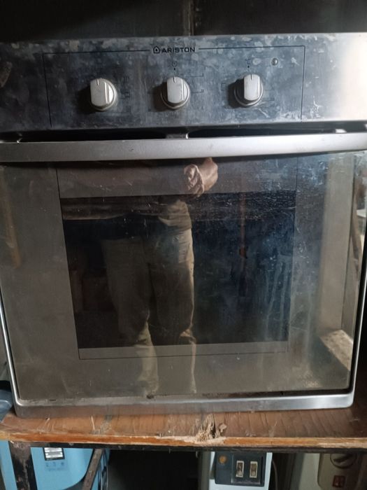 Вбудована газова духовка Ariston