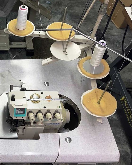 Máquina de corte e cose JUKI MO 2400