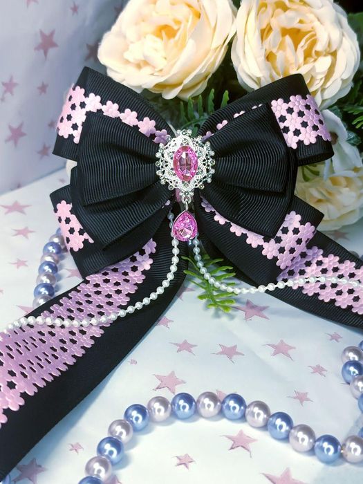 Заколки для волосся - бантики для принцеси. Є багато видів