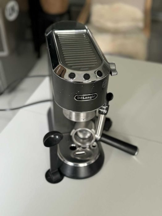 De'Longhi EC 685.BK 1350 W czarny