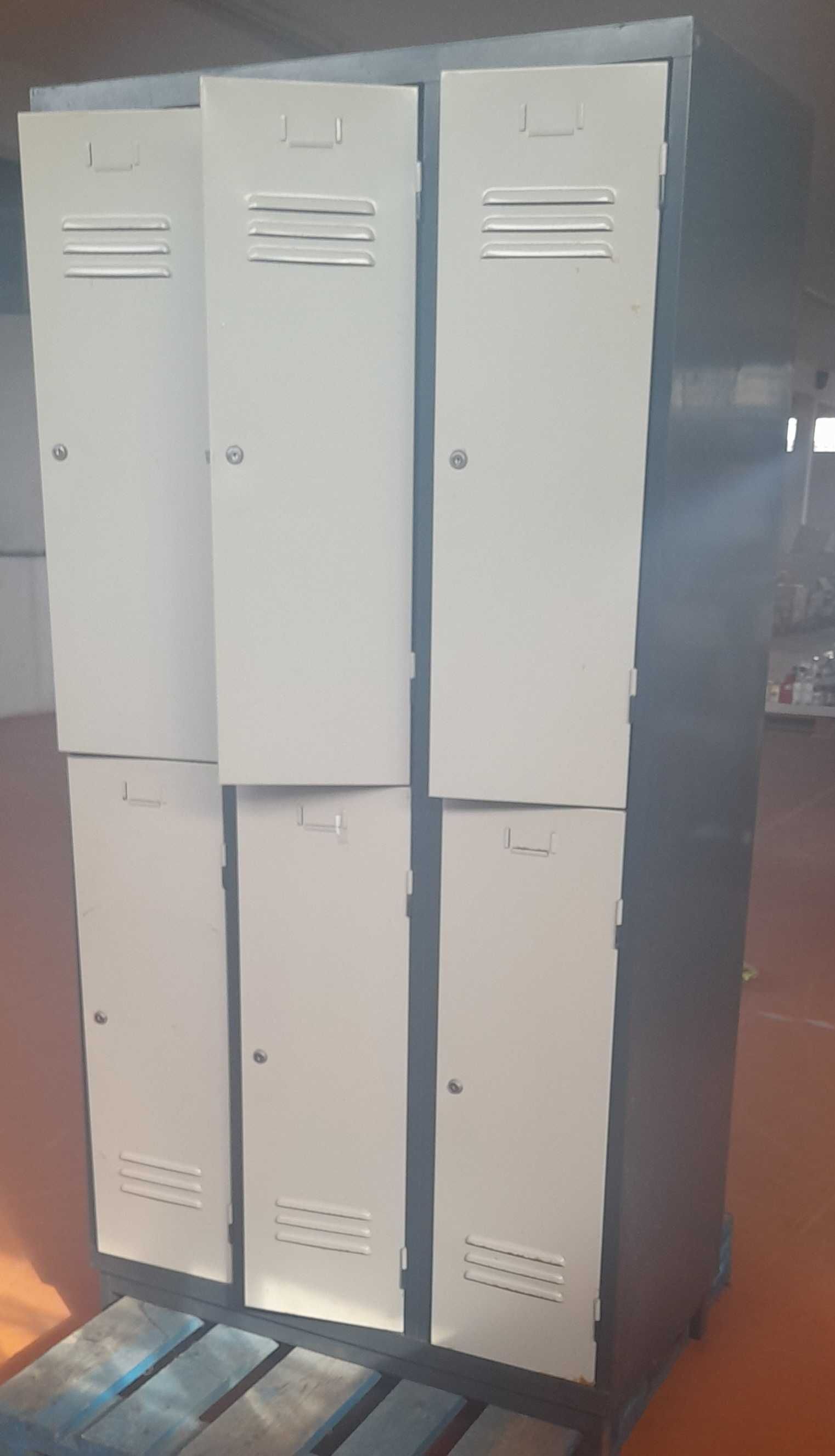 Cacifo Metálico 6 Portas (usado)