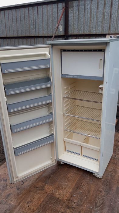 Отличный рабочий холодильник Донбасс