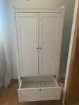 Guarda fatos de crianca do Ikea