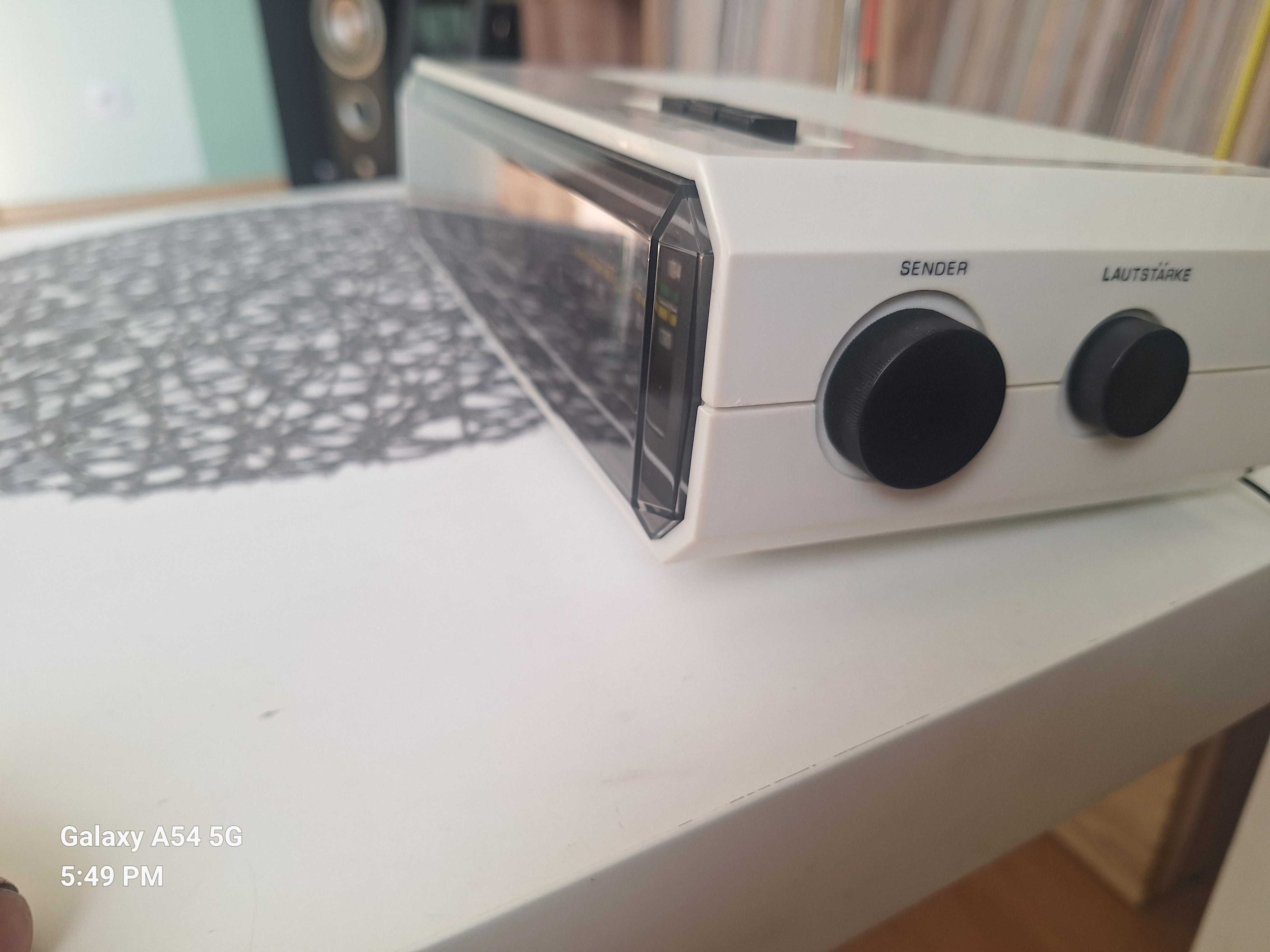 Zegar klapkowy radio budzik UNIVERSUM