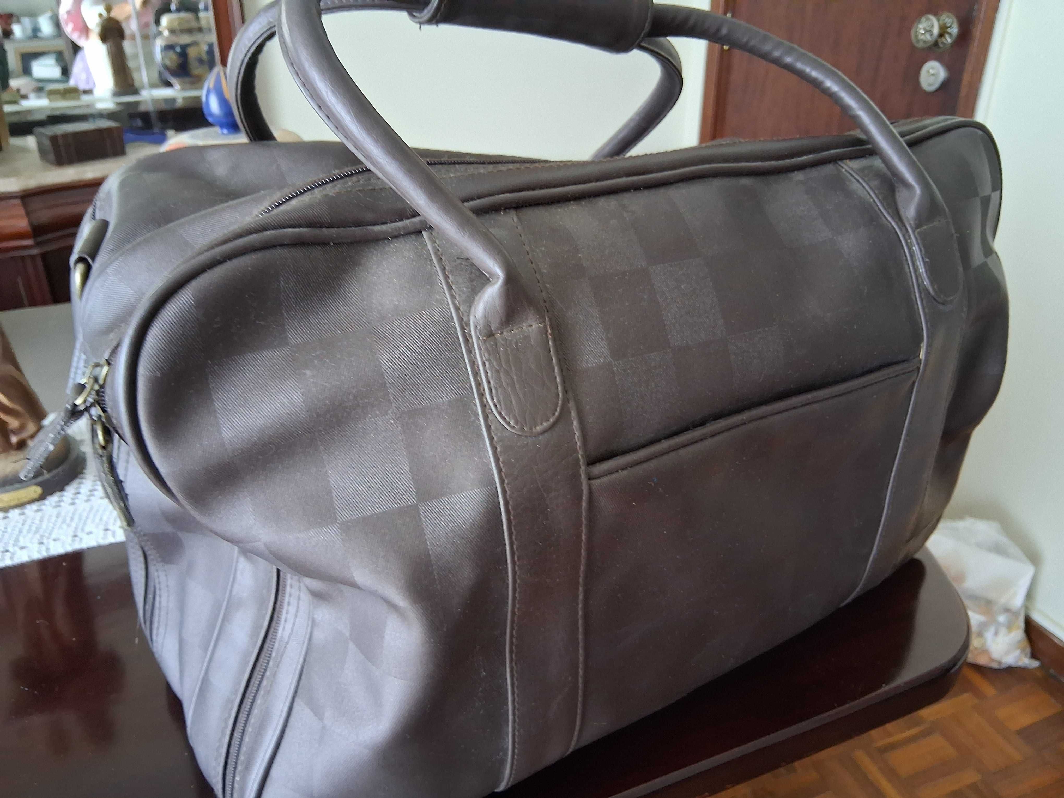 2 malas viagem Lauder e Aramis men 150
