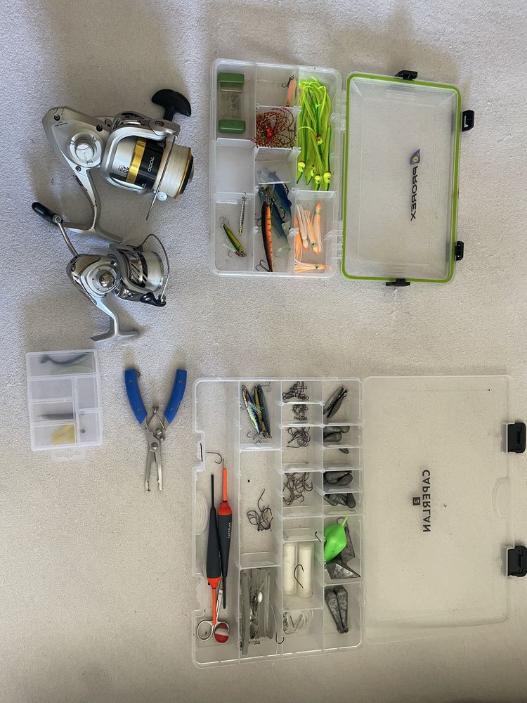 Objetos de pesca  , pouxo tempo de uso !