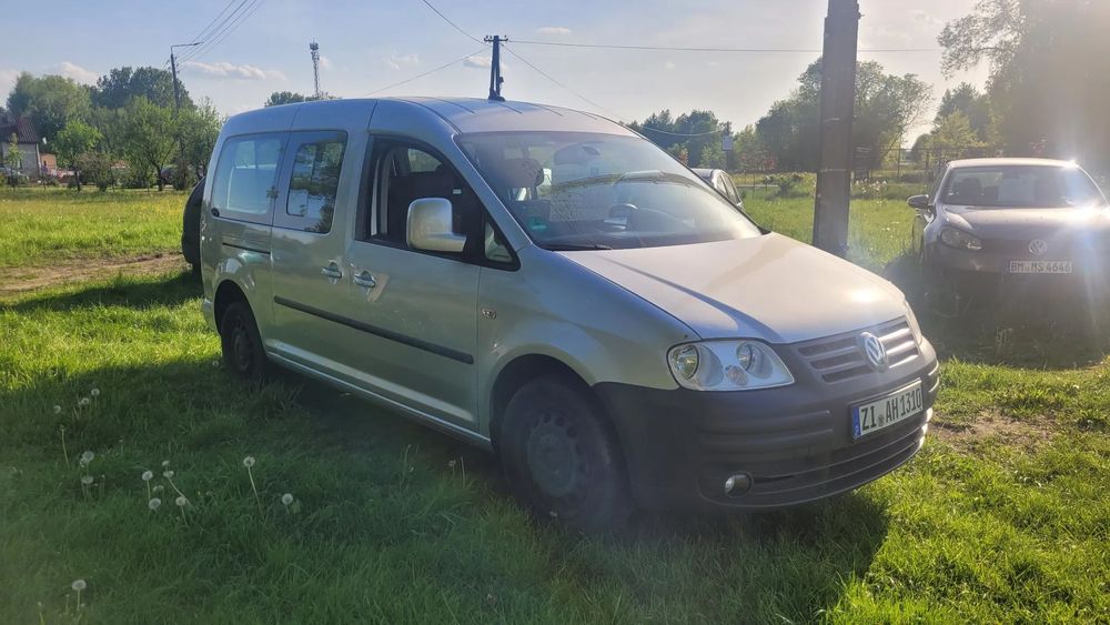 Volkswagen Caddy 1.6Mpi 7osob nawigacja Maxxii Lift