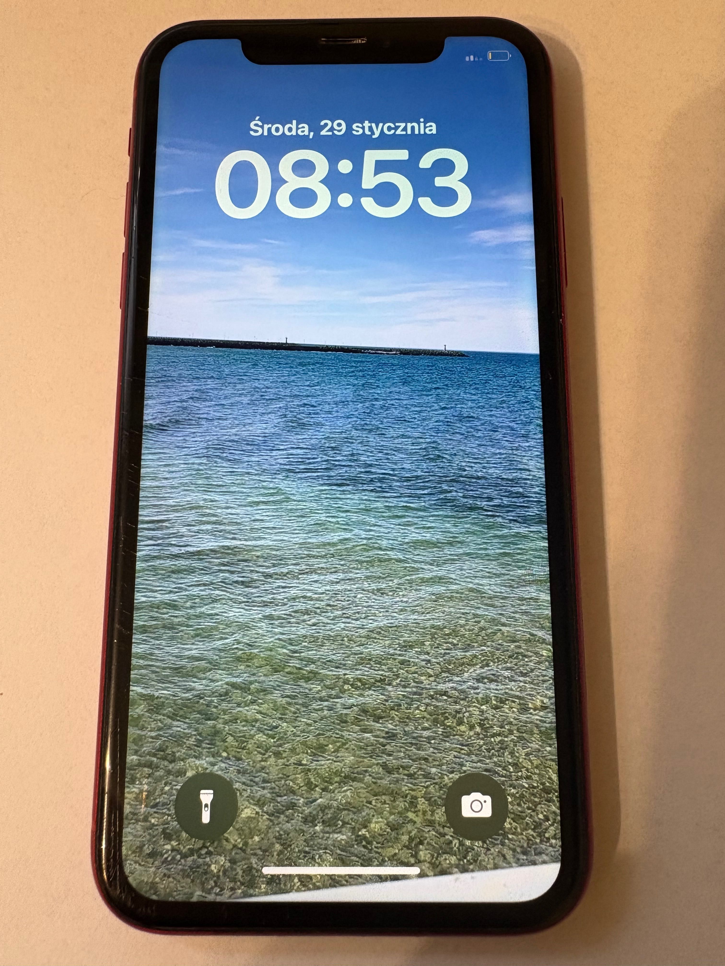 iPhone XR :gratis słuchawki nowe i etiu