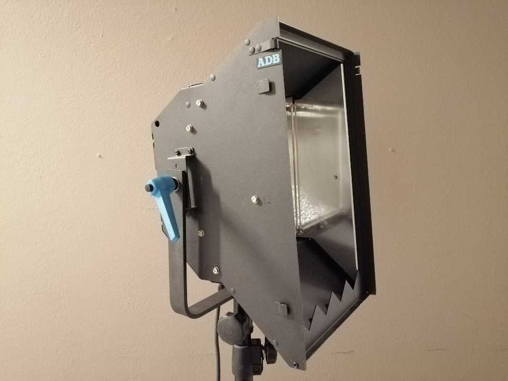 Reflektor sceniczny halogen 1kW blinder naświetlacz lampa dekoracyjna